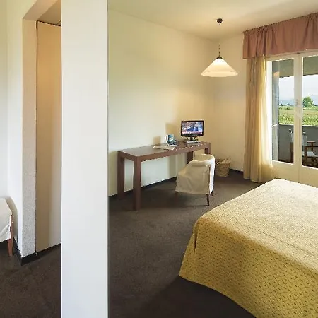 Dell'angelo Otel Luni